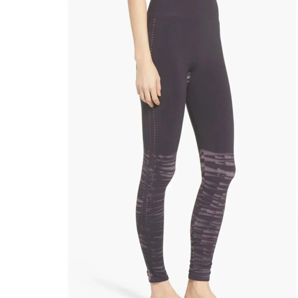 NEW Free People Tie Dye Leggings Movement Washed Barley XS Small High Waist. - Picture 4 of 12